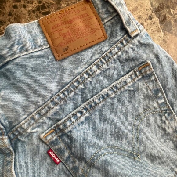 LEVI’S  501 JORTS DENIM DISTRESSED PREMIUM SZ 26 GRUNGE SHORTS RIPPED VERSATILE - Picture 12 of 16